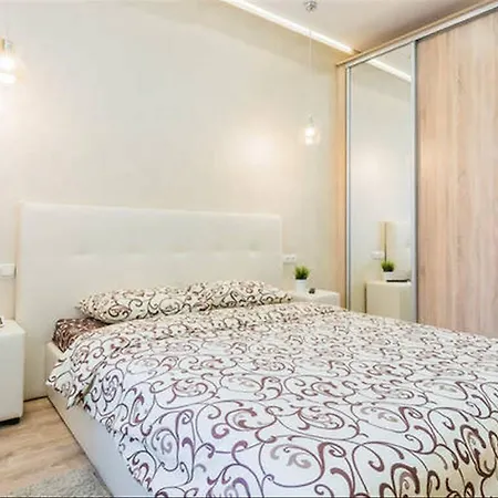 Rentbel White Hall *